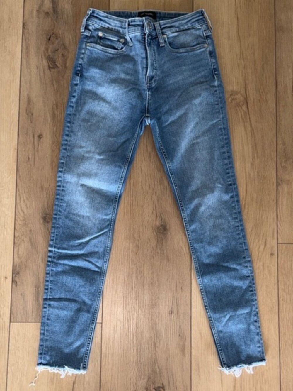 High-Rise Skinny Jeans in Medium Blue